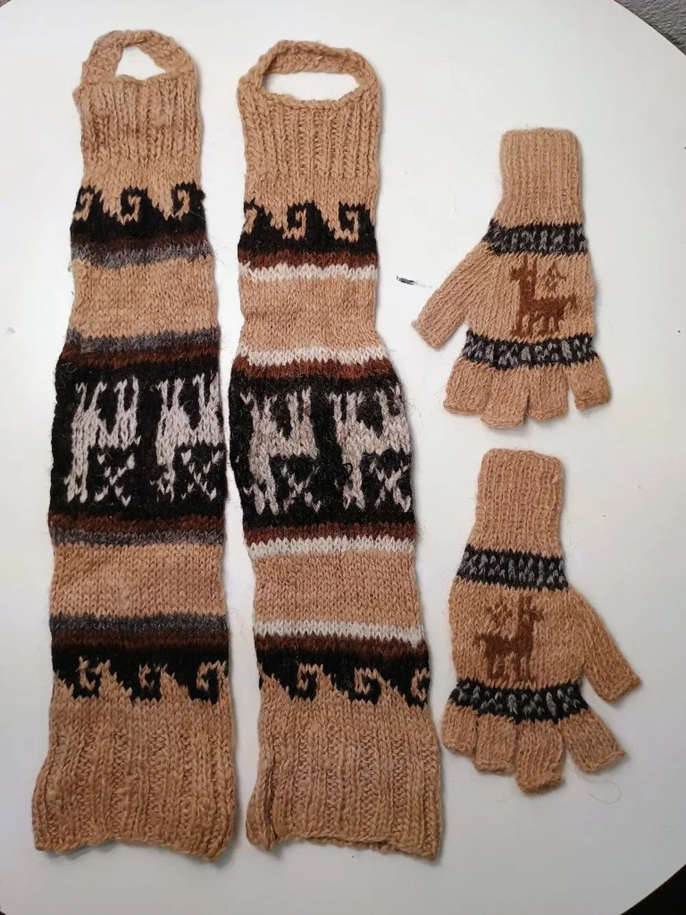 Cusco Hand Knit Leg Warmer Gloves Set